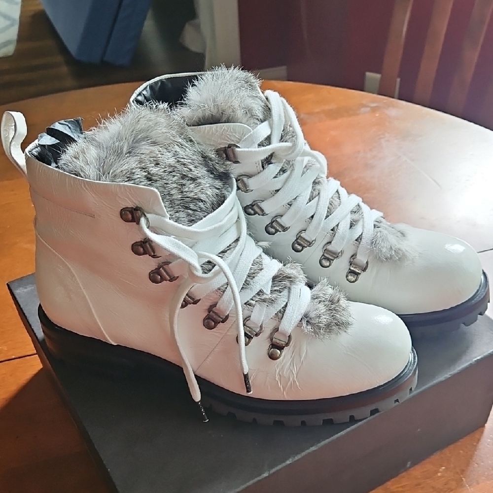 NIB Halmanera Scarpa White and Gray Fur-Lined Winter Boots 38.5